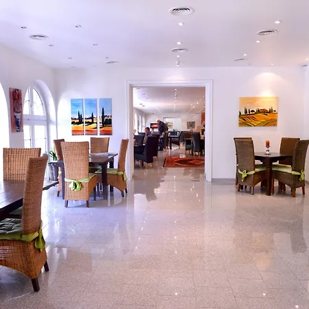 Alpha Garni ホテル ディーツェンバハ